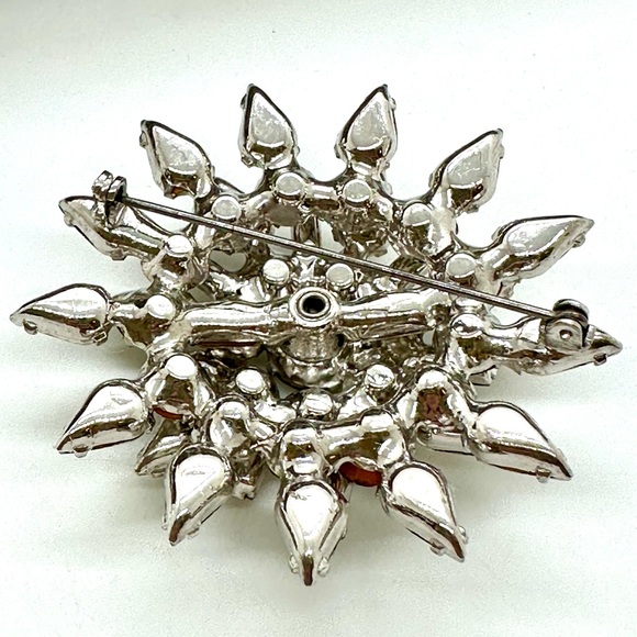 Vintage Clear Rhinestone Brooch - Picture 9 of 10